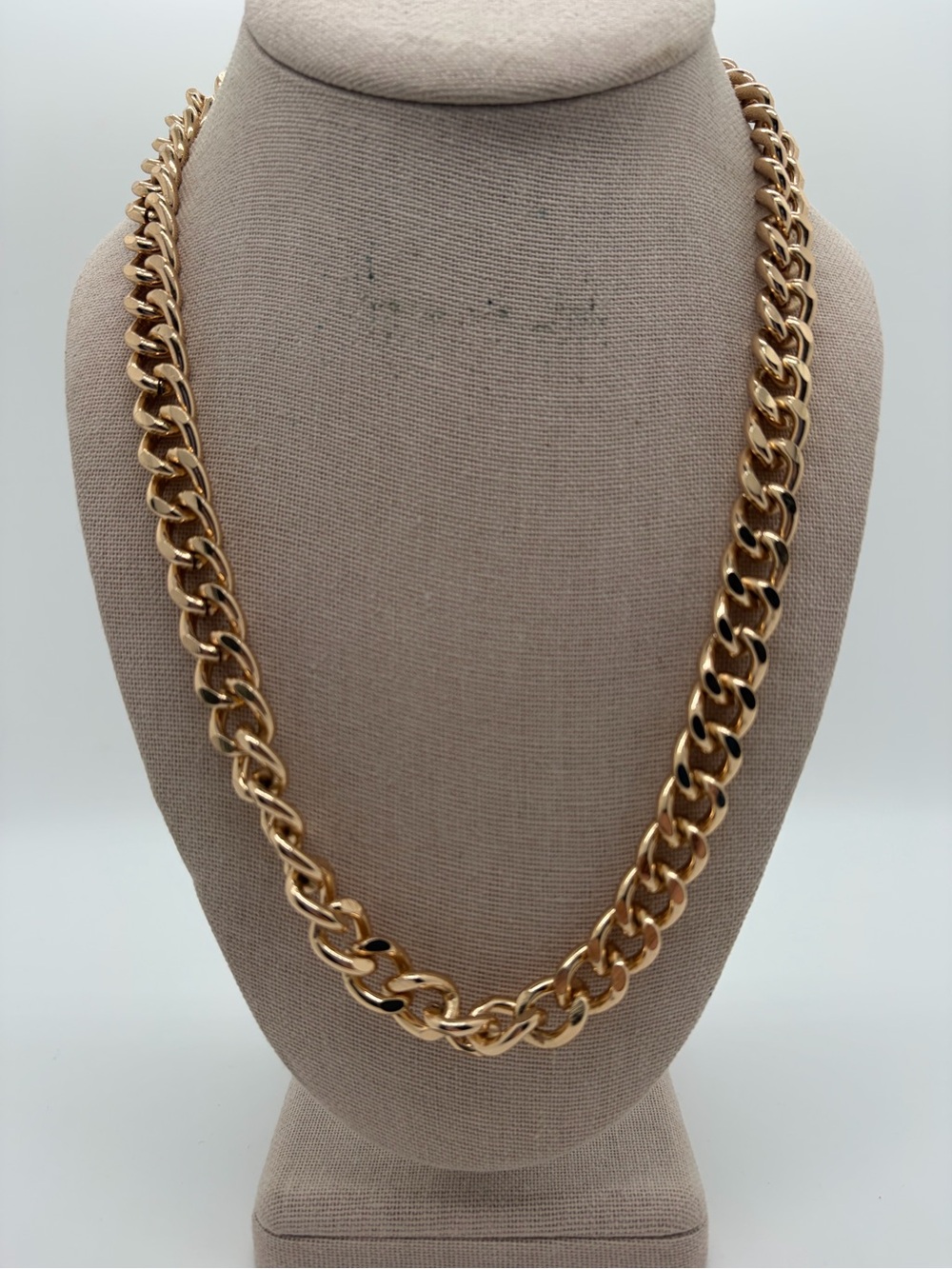 Gold-Tone Curb Chain Necklace - Classic Women’s Jewelry